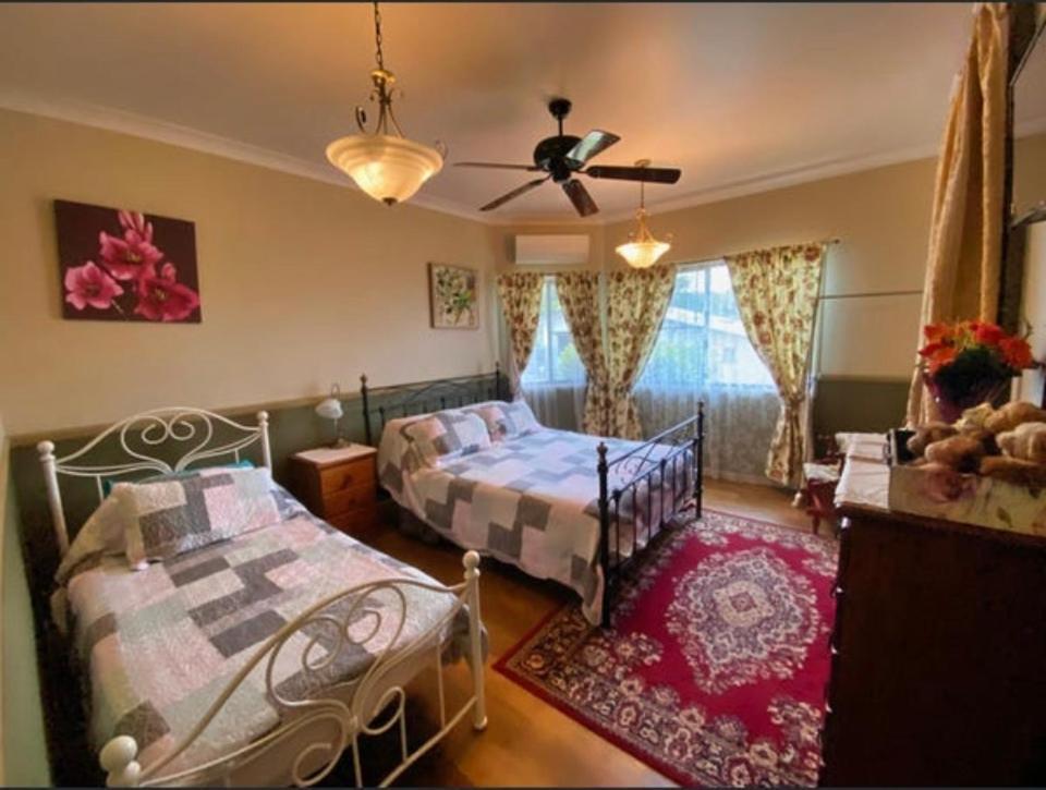 Golden Lace B&B Sarina エクステリア 写真
