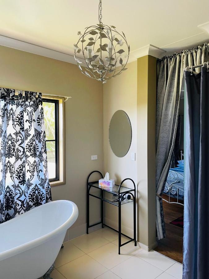Golden Lace B&B Sarina エクステリア 写真